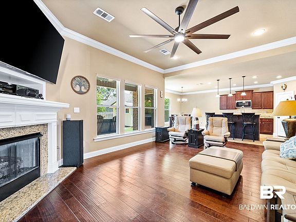 5th image of 1089 Destin Ave