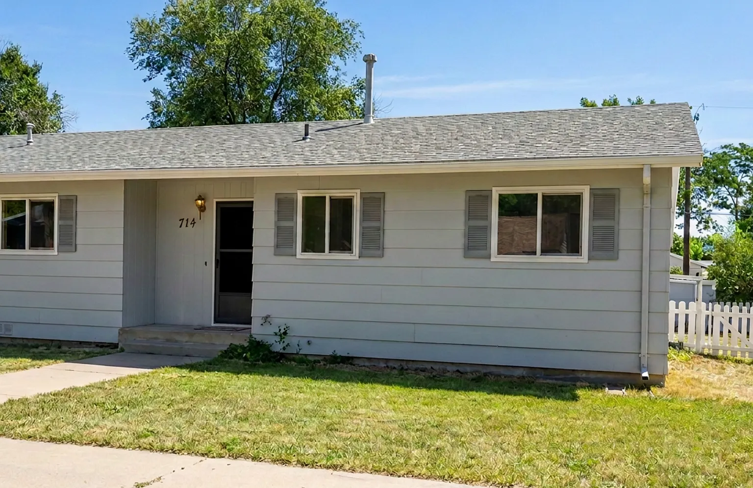 Large 3 bedroom home — Photo 1