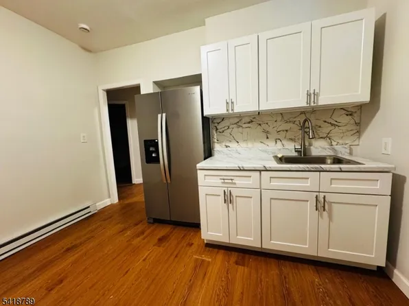 489 S 17th St #2, Newark, NJ 07103