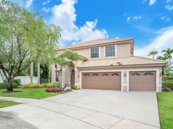 900 SW 174th Ter, Pembroke Pines, FL 33029