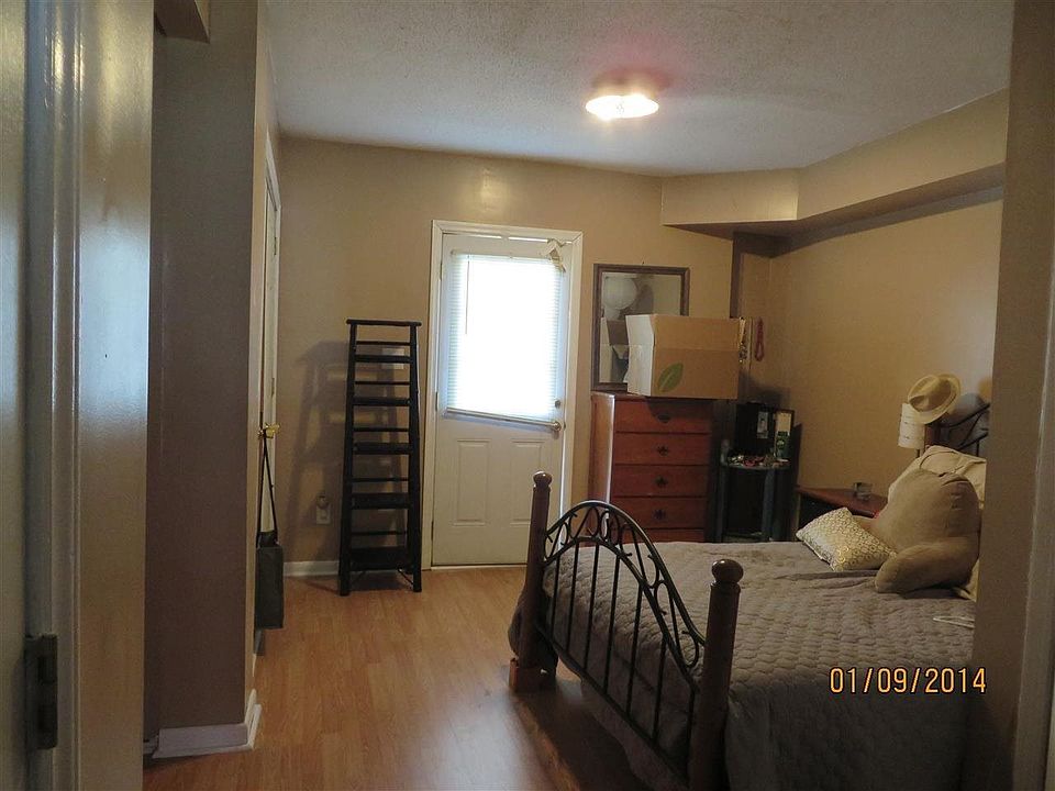 2nd image of 76 Shoreline Dr APT C