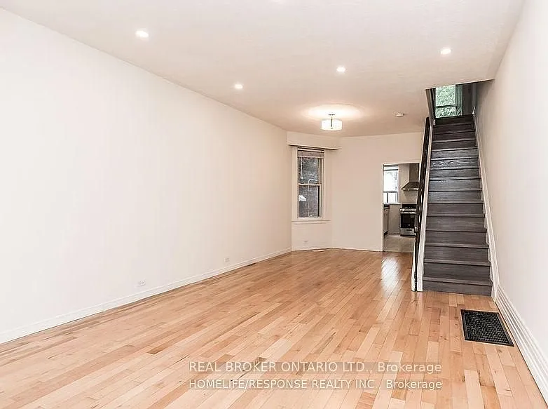3 bed, 1080 sqft, $3,750 — Photo 3