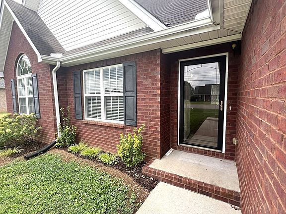 2nd image of 2928 Cliffside Dr