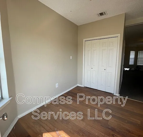 1326 Park Ave — Photo 5