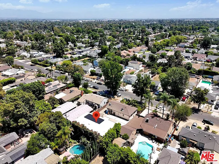 6913 1/2 Encino Ave #UPPER — Photo 36