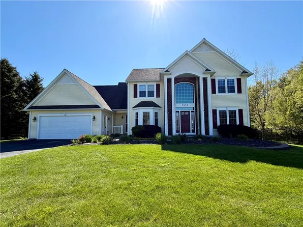 7634 Creekwood Est, Ontario, NY 14519