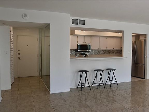 3rd image of 2401 Bayshore Blvd Unit 309