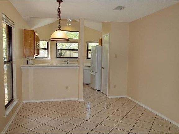 3rd image of 1803 Buckeye Ln