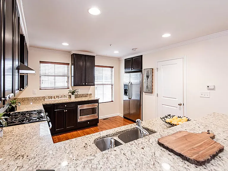 4618 Dillon Pl — Photo 12