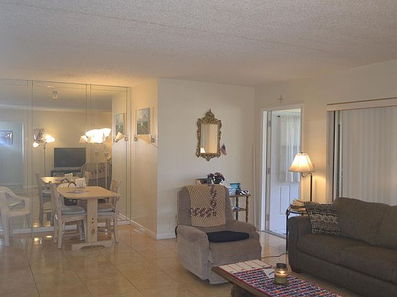 3rd image of 429 Pine Glen Ln APT A-1