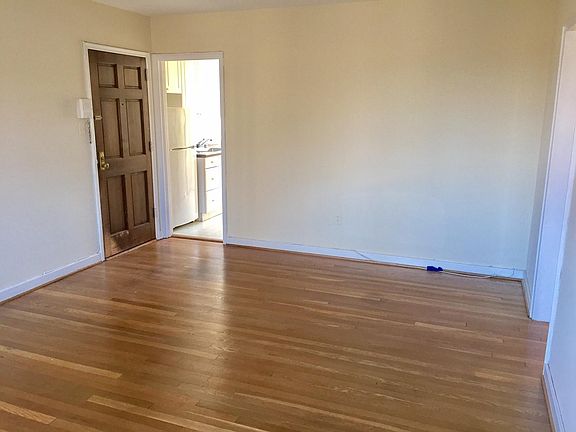 4th image of 3407C Commonwealth Ave #C