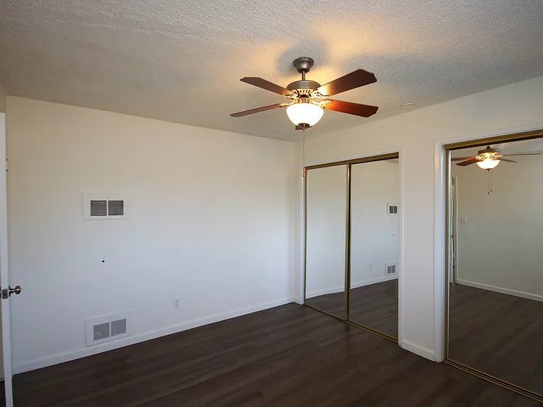 896 Magnolia Ave #4 — Photo 17