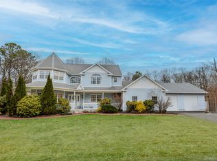 287 Dayton Avenue, Manorville, NY 11949