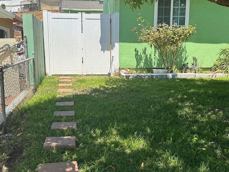 1st image of 2666 Chadwell Ave