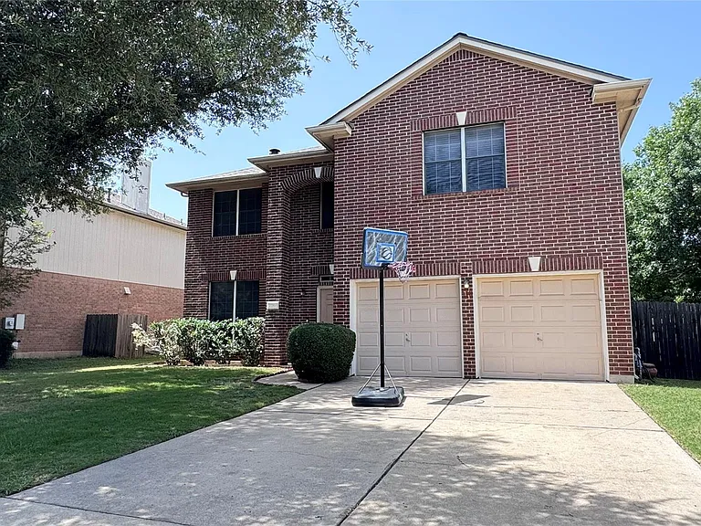 2211 Bent Bow Dr — Photo 2