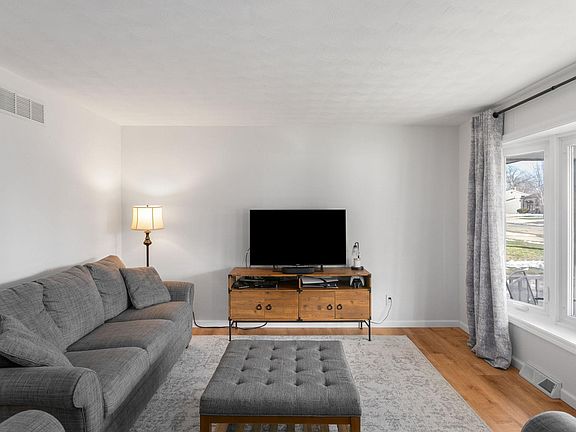 5th image of 11325 Idlewood Dr