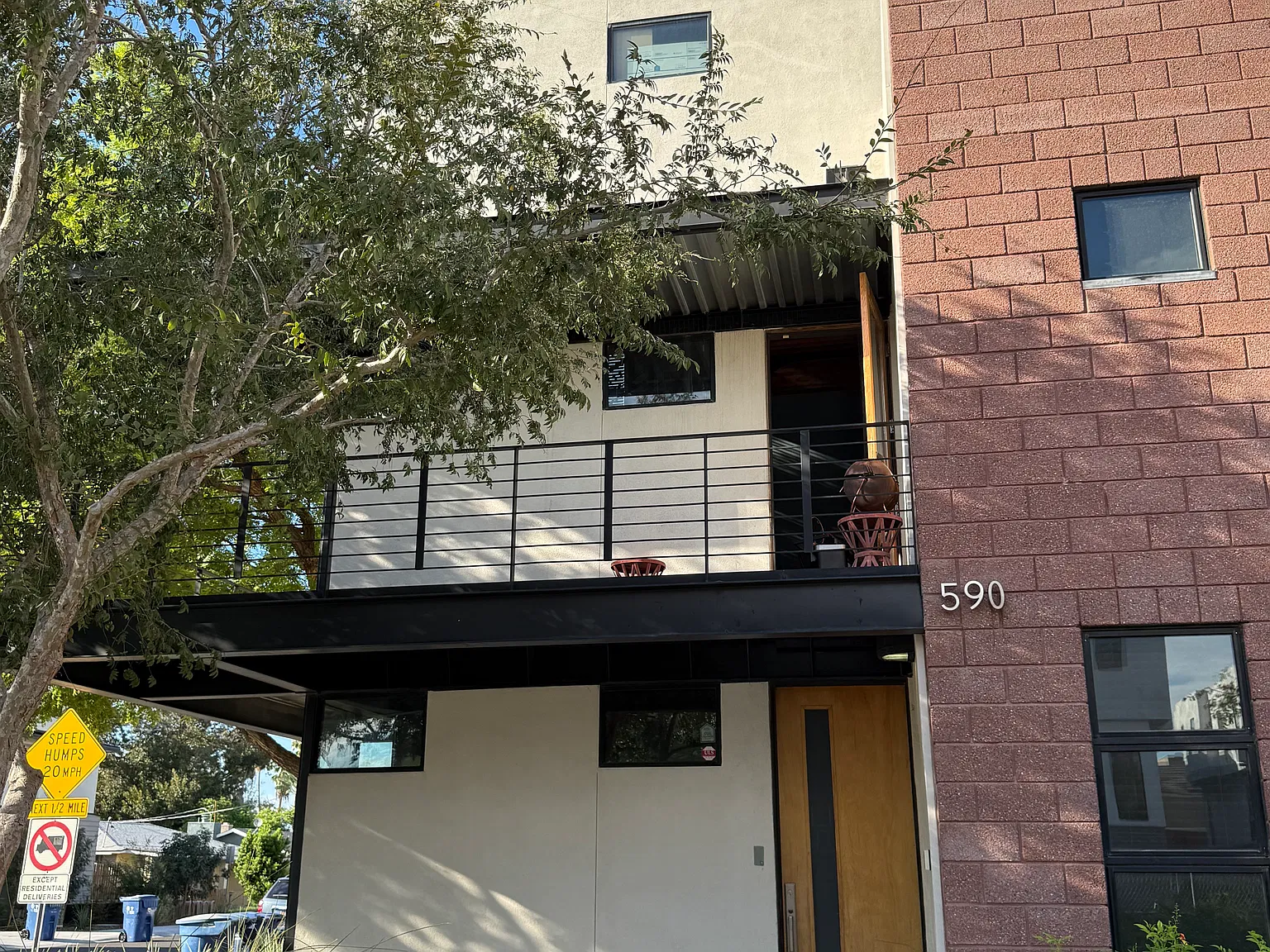 3 bed, 1879 sqft, $3,000 — Photo 1