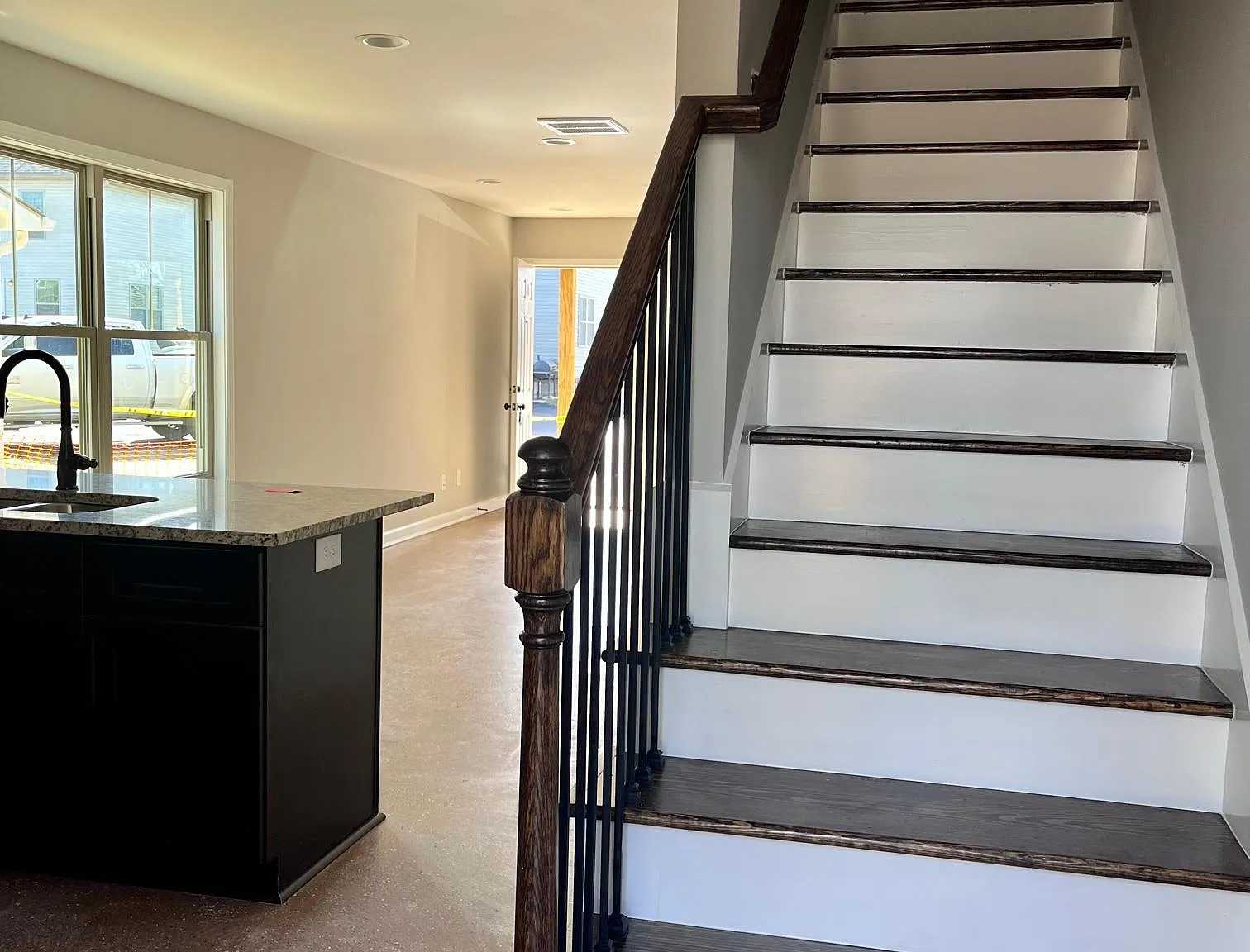2 bed, 1.5 bath, 900 sqft, $1,445 — Photo 1
