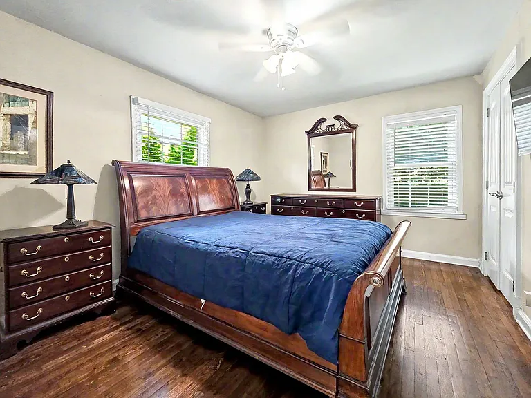 1804 Sumter St NW — Photo 16
