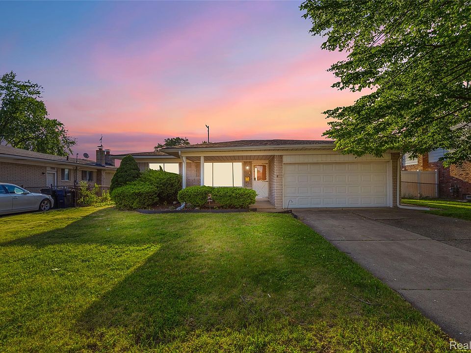 1st image of 35074 Lana Ln