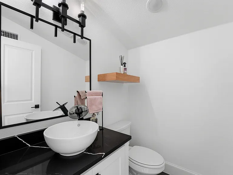 1110 Warwick Ct — Photo 43