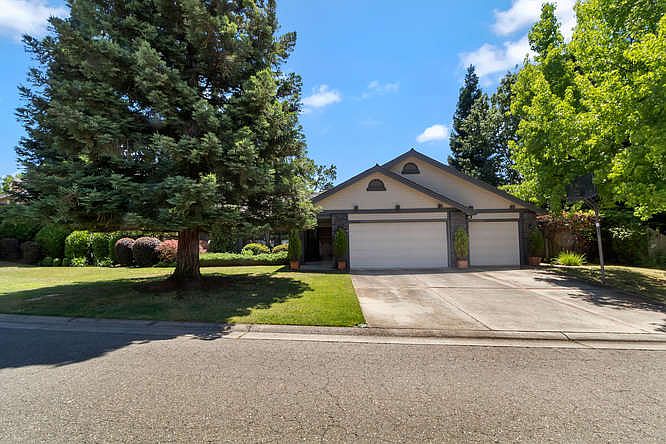 1st image of 4395 Brisbane Cir