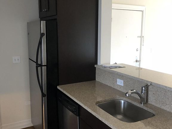 2nd image of 3822 N Sheffield Ave #2W
