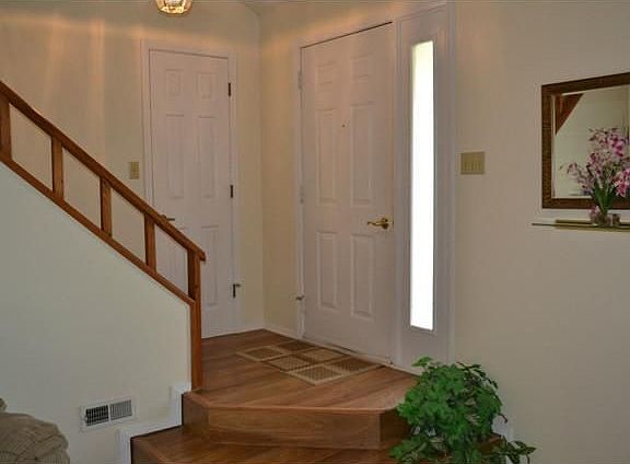3rd image of 9122 Cinnebar Dr