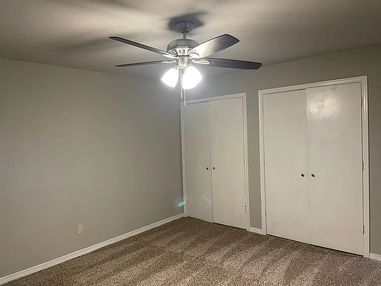 930-932 Lindy Ct — Photo 12