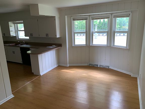 3rd image of 4425 Lynndale St