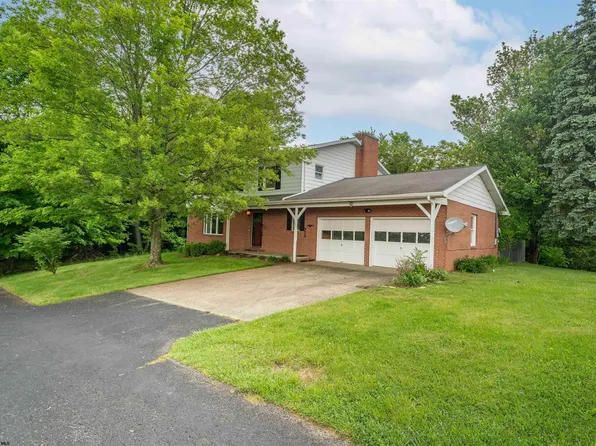 137 Bryan Dr, Morgantown, WV 26508
