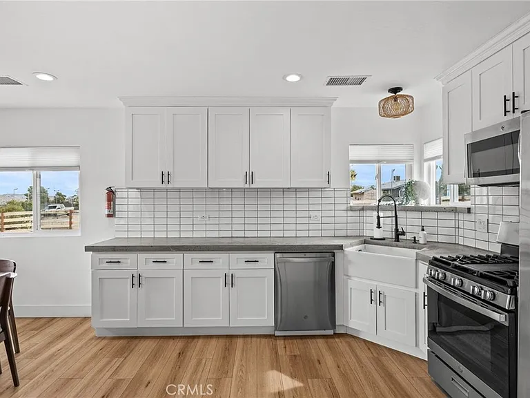 55585 Onaga Trl — Photo 11
