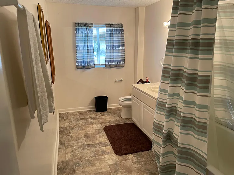 111 W Walnut St #1 — Photo 8