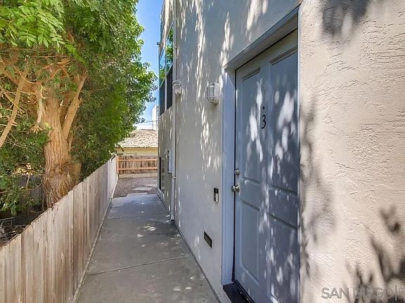 4th image of 4918 Dawes St #3