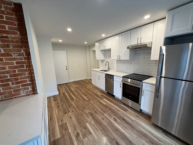 11 Lincoln St #9.5 — Photo 4