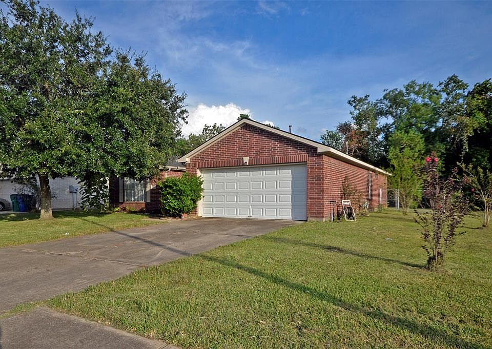 2nd image of 3247 Community Cir