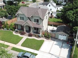 1 Birch Dr, Merrick, NY 11566