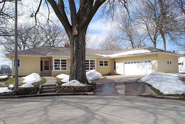 2nd image of 110 Runyan Pl