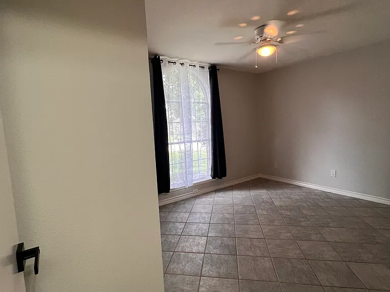 5818 Toddington Rd — Photo 5