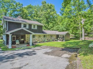 321 Flat Top Lake Rd, Ghent, WV 25843