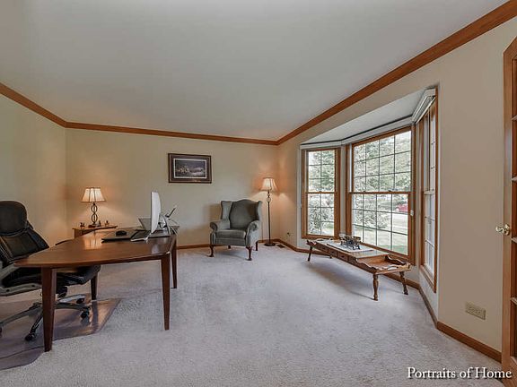 3rd image of 708 Greenbriar Ct