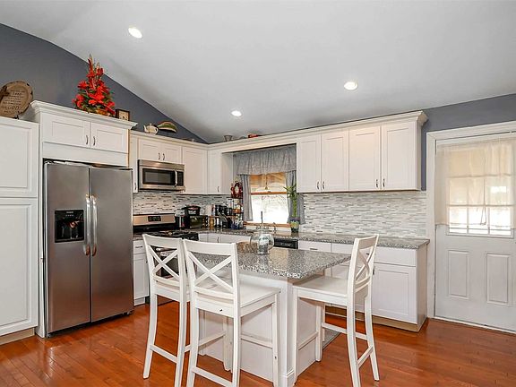 5th image of 23 Palfrey Ave