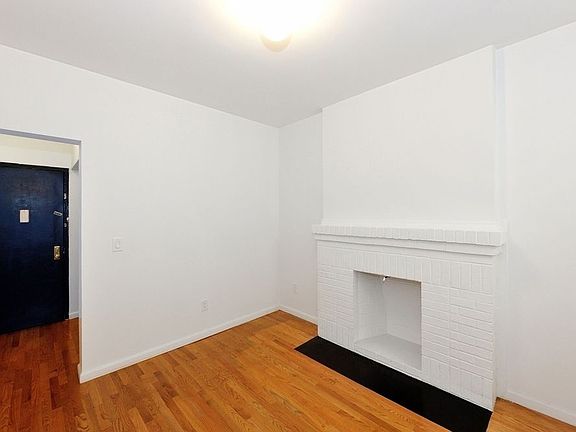 3rd image of 5 Jones St APT 10