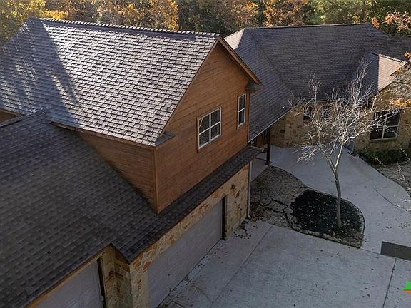 2nd image of 315 Arbors Cir