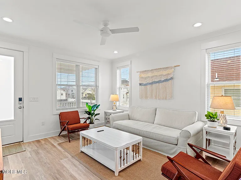 53 Sheridan Ave — Photo 7