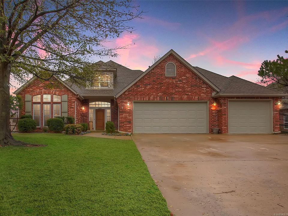 1st image of 1321 W Omaha Pl