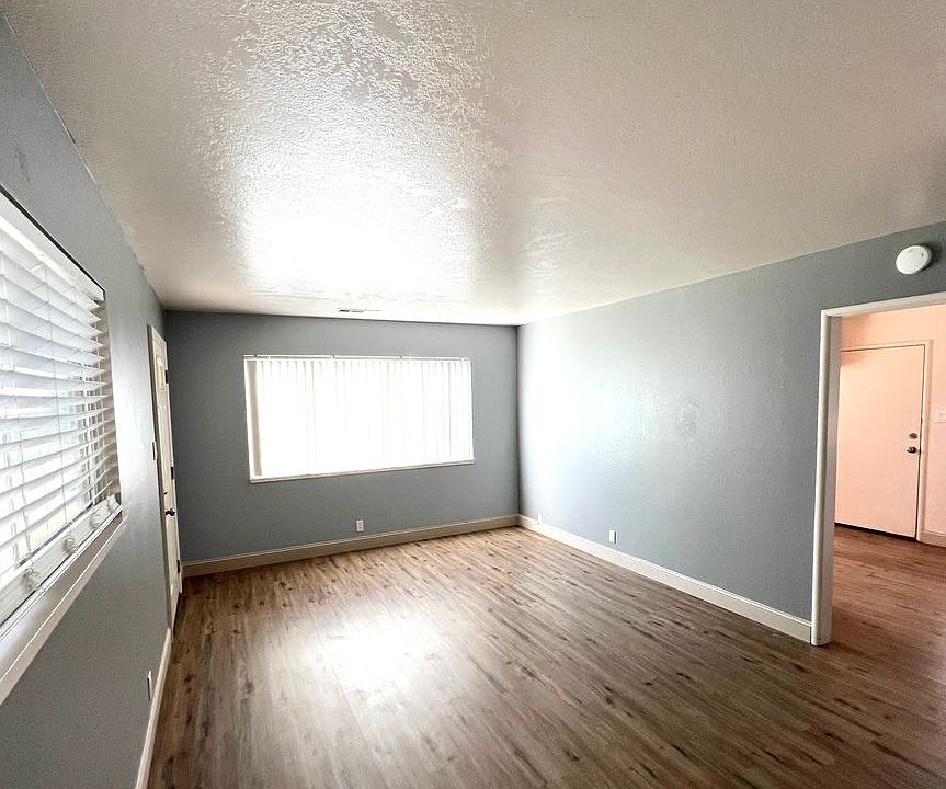 1st image of 1421-1423 Ardmore Ave