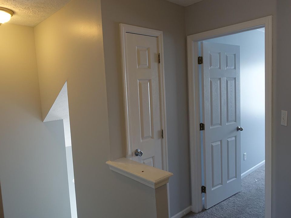 1st image of 9913 Waterside Dr