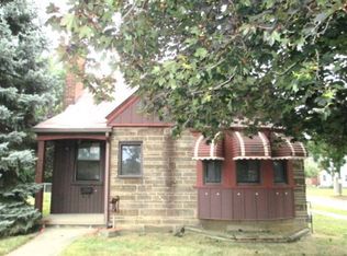 906 Pinecrest Dr, Ferndale, MI