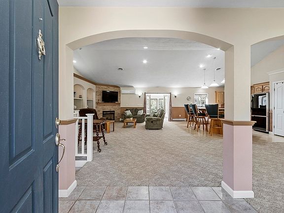3rd image of 118 Willis Rd